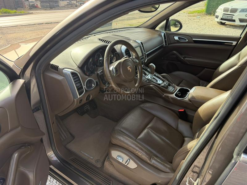 Porsche Cayenne iz CH