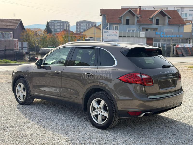 Porsche Cayenne iz CH