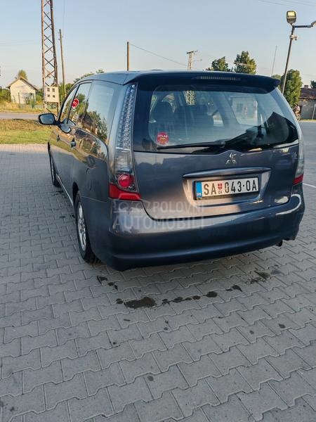 Mitsubishi Grandis 
