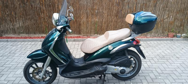 Piaggio Beverly tourer