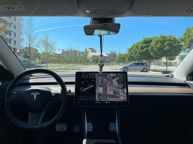 Tesla Model 3 Performance