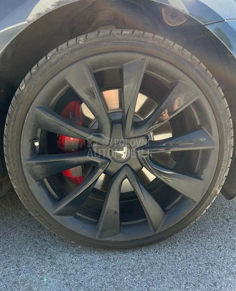 Tesla Model 3 Performance