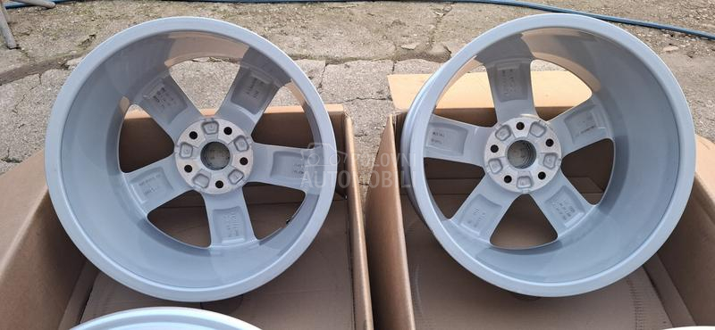 Aluminijumske felne audi Q2 orginalz 17" 5 x 112