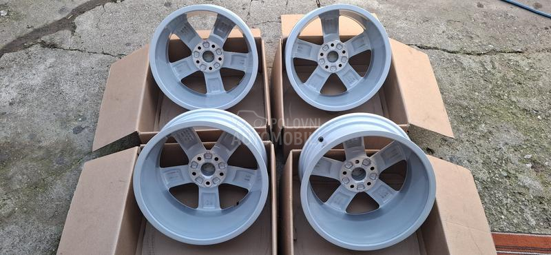 Aluminijumske felne audi Q2 orginalz 17" 5 x 112