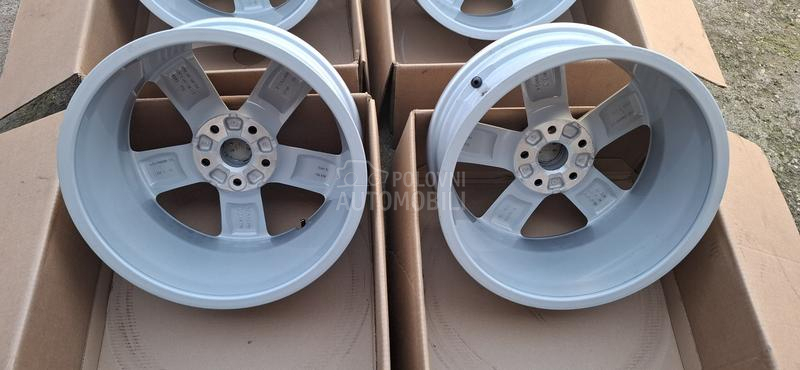 Aluminijumske felne audi Q2 orginalz 17" 5 x 112