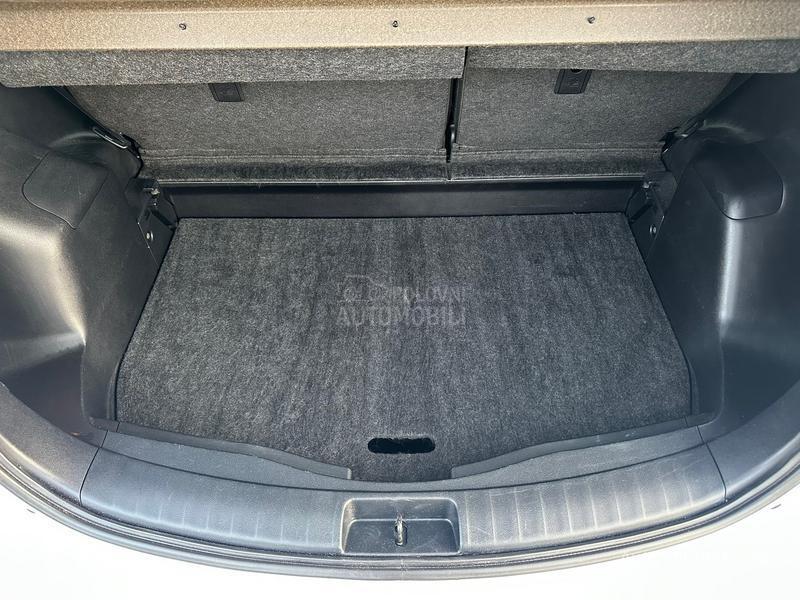 Toyota Verso-S 127 000 k m