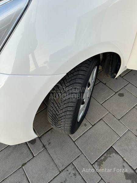 Toyota Verso-S 127 000 k m