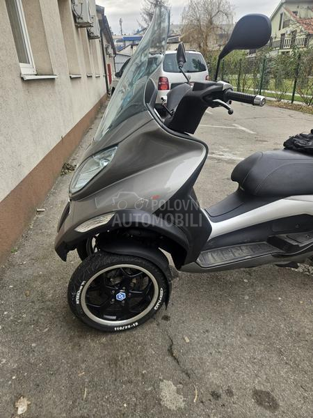 Piaggio mp3 400