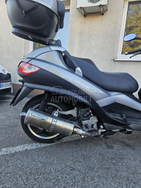 Piaggio mp3 400