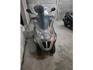 Piaggio mp3 400