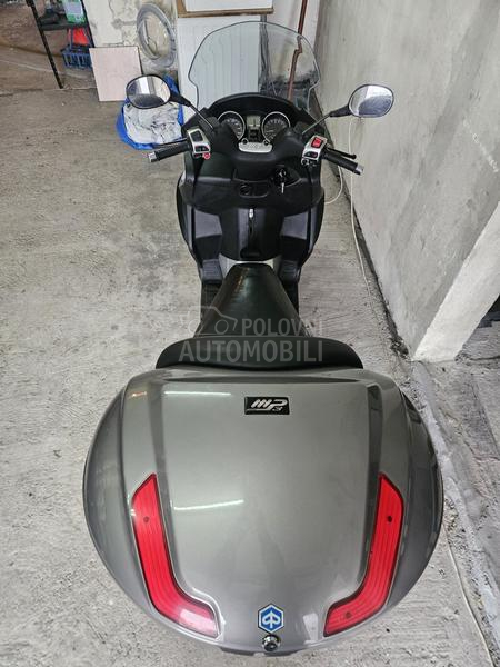 Piaggio mp3 400
