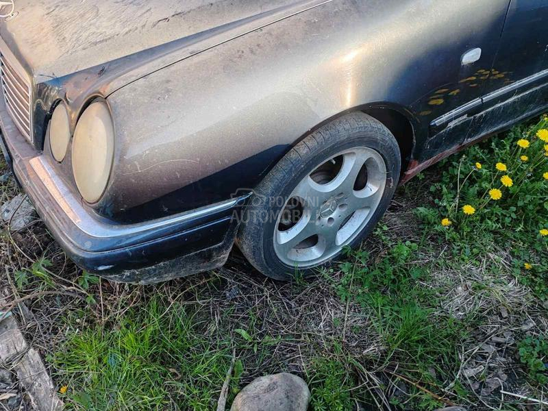 Mercedes Benz E 300 OM 606