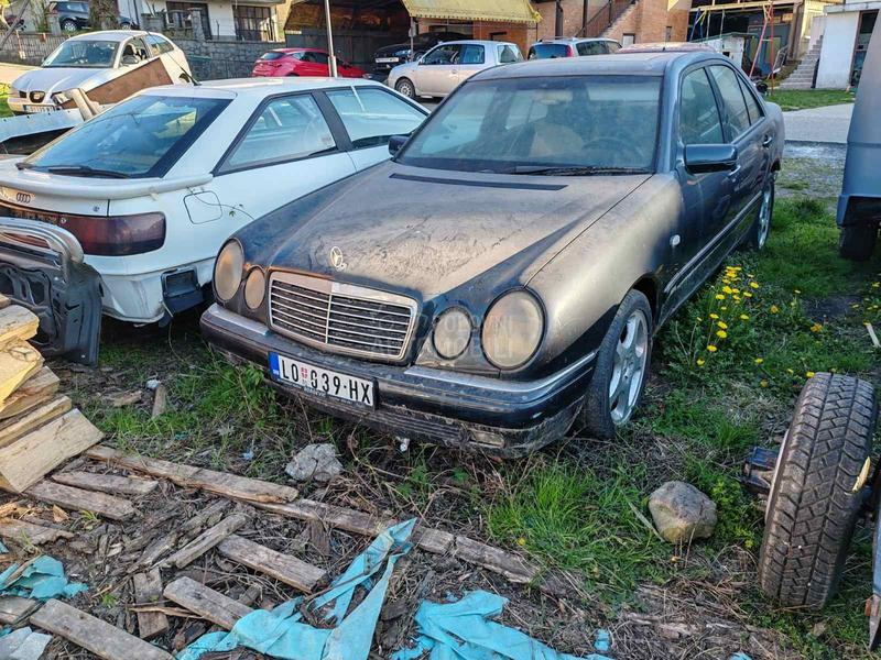 Mercedes Benz E 300 OM 606