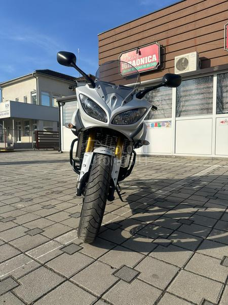 Yamaha Fazer 800