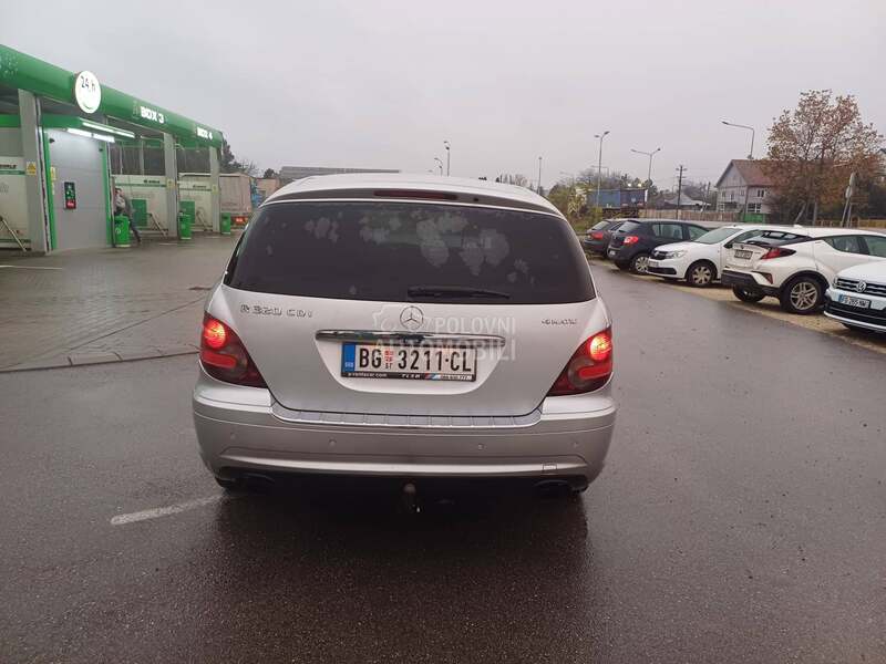 Mercedes Benz R 320 