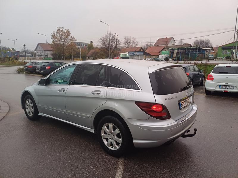 Mercedes Benz R 320 