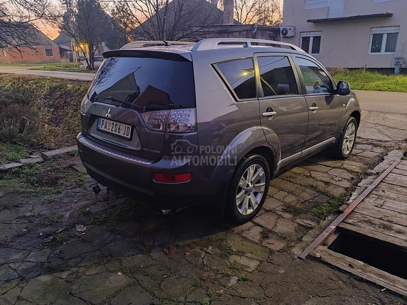 Mitsubishi Outlander outlender 2007.