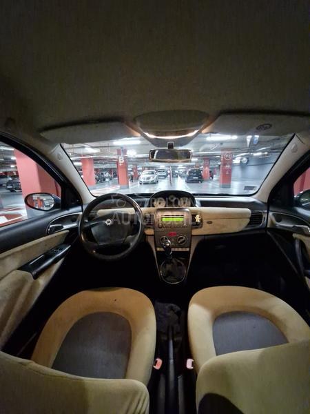 Lancia Ypsilon 