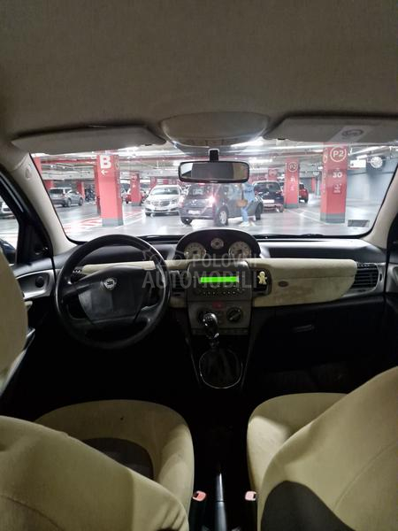 Lancia Ypsilon 