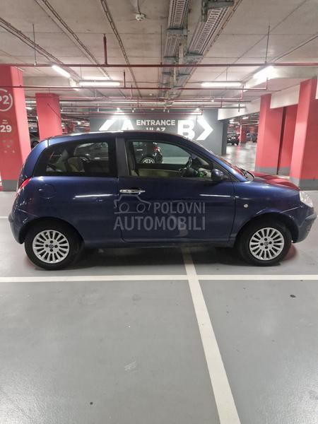Lancia Ypsilon 