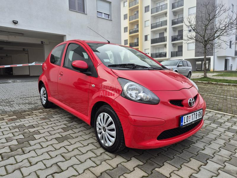 Toyota Aygo 1.0b //CH//