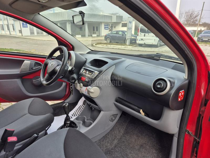 Toyota Aygo 1.0b //CH//