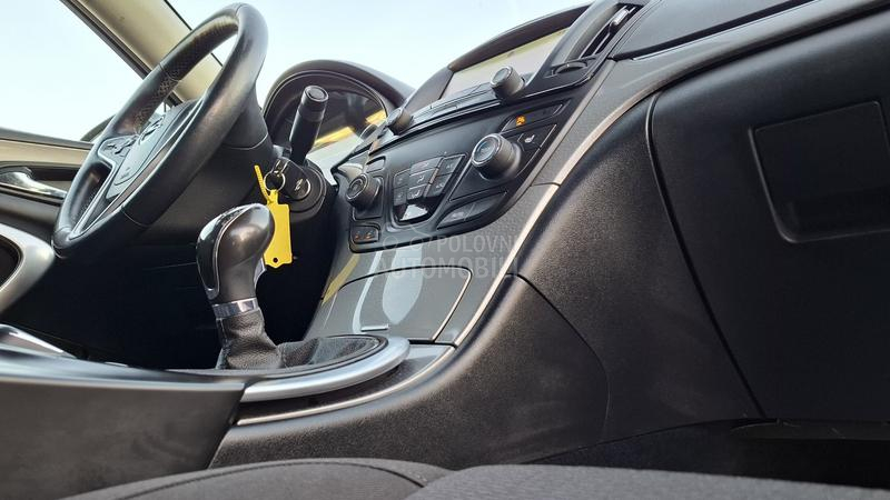 Opel Insignia P R E M I U M