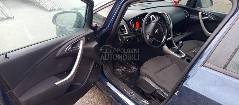 Opel Astra J 