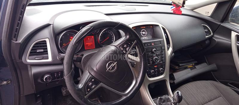 Opel Astra J 