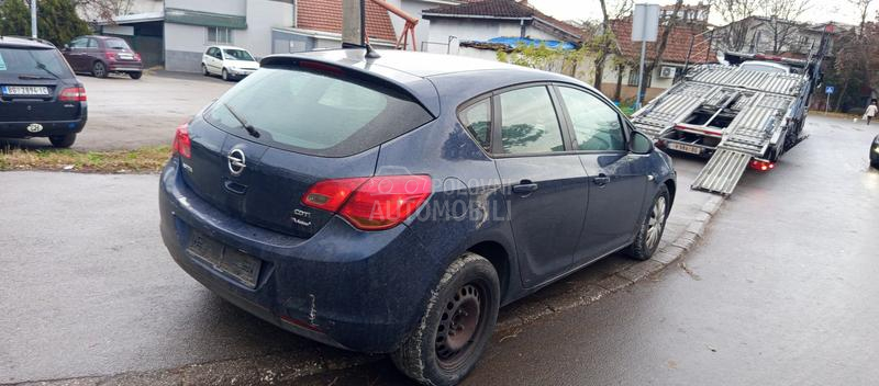 Opel Astra J 
