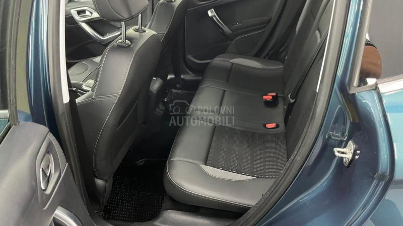 Peugeot 2008 ALLURE 1OF1