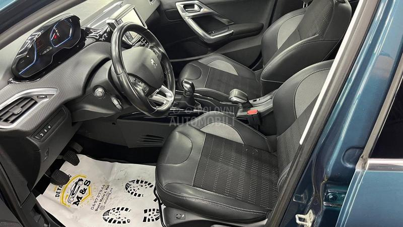 Peugeot 2008 ALLURE 1OF1
