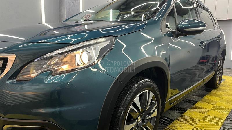 Peugeot 2008 ALLURE 1OF1