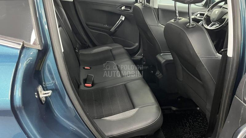 Peugeot 2008 ALLURE 1OF1