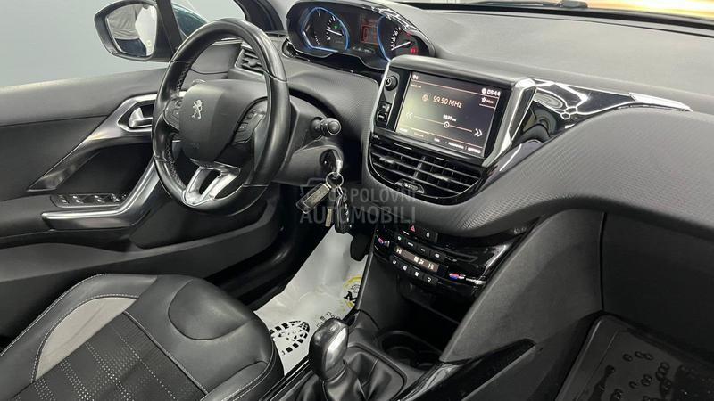 Peugeot 2008 ALLURE 1OF1