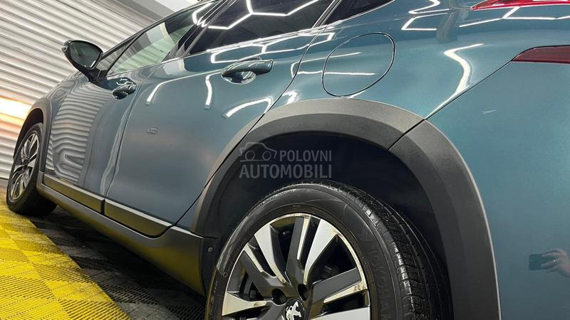 Peugeot 2008 ALLURE 1OF1