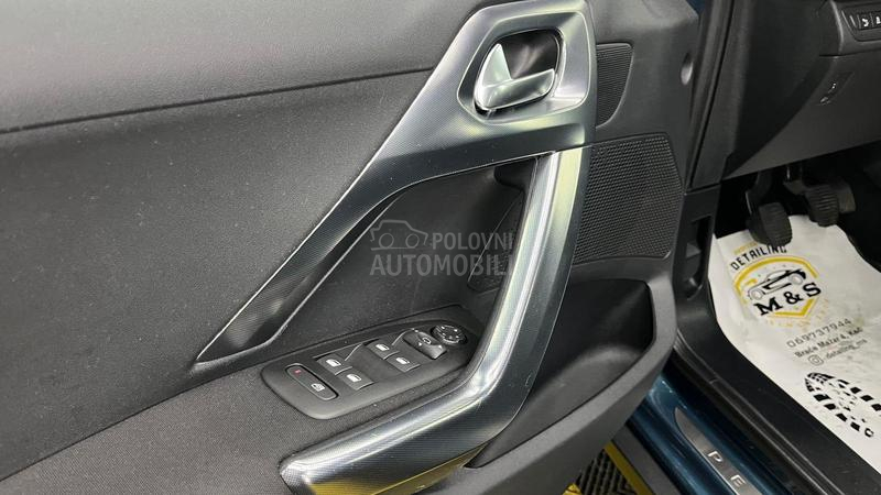 Peugeot 2008 ALLURE 1OF1