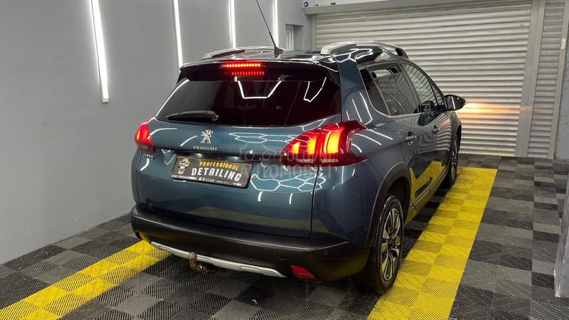 Peugeot 2008 ALLURE 1OF1