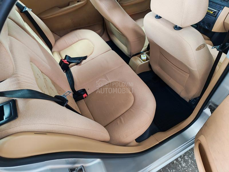 Škoda Fabia 1.4b aut. menj.