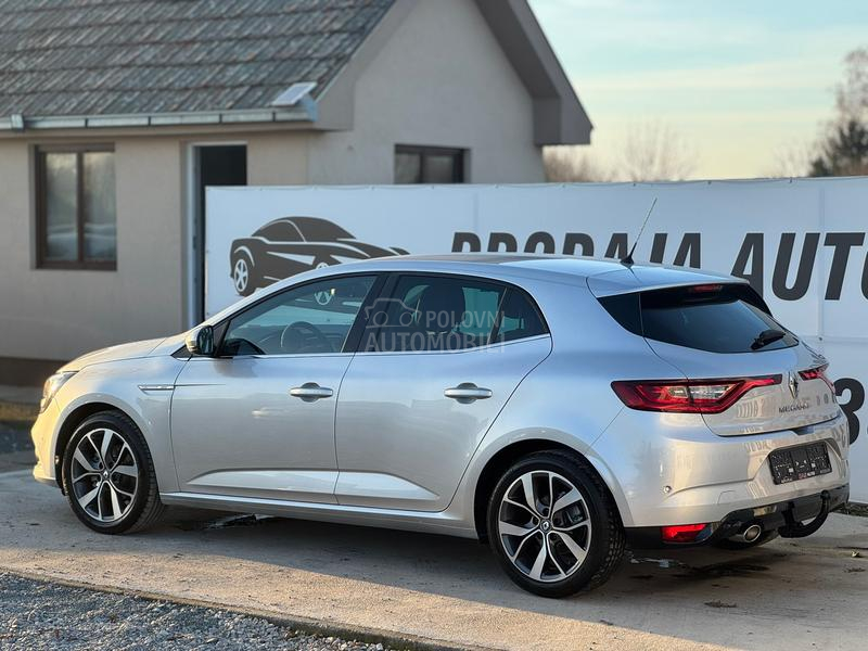 Renault Megane BOSE
