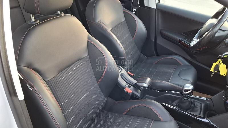 Peugeot 2008 Gt line 1/1