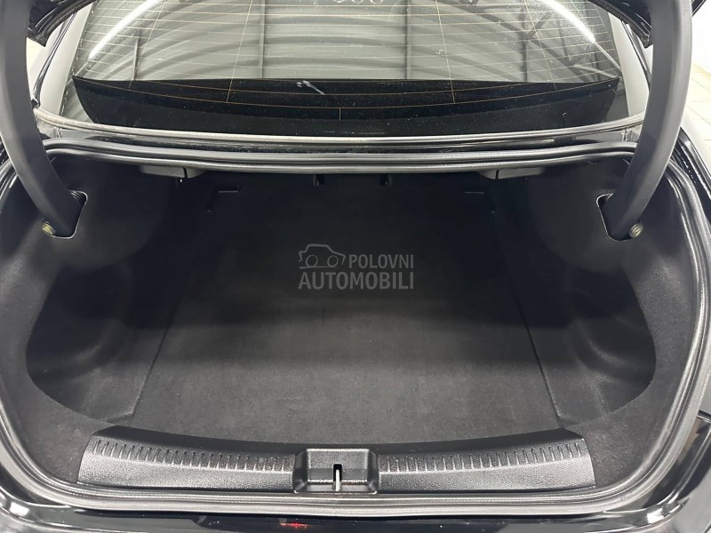 Mercedes Benz CLA 180 AMB AUT