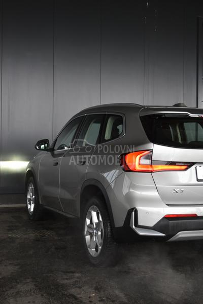 BMW X1 sDrive 18i AT
