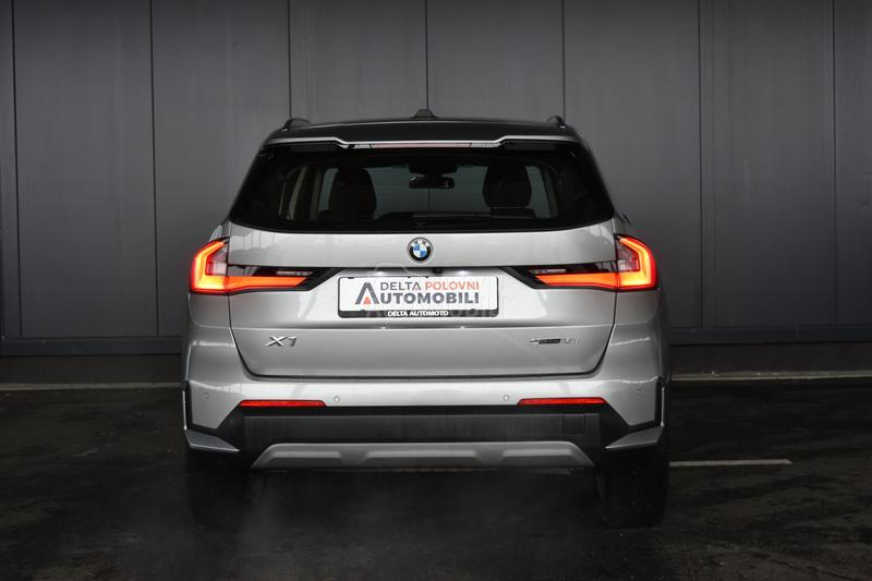 BMW X1 sDrive 18i AT