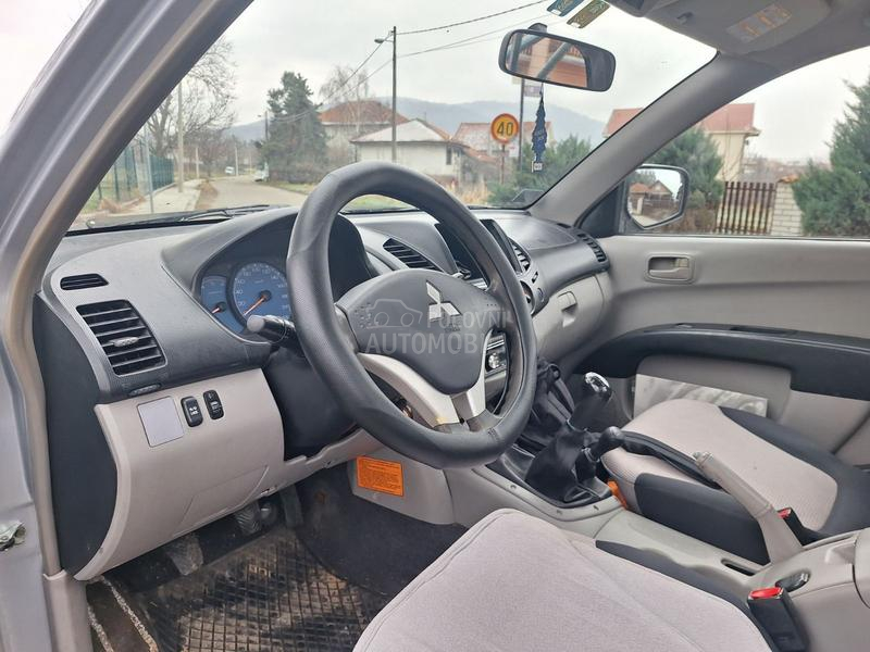 Mitsubishi L200 