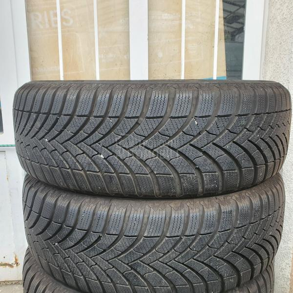 Semperit 205/60 R16 Zimska