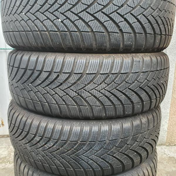 Semperit 205/60 R16 Zimska
