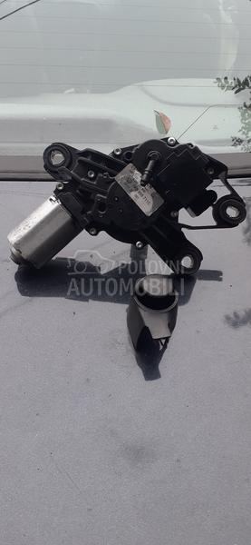 motor zadnjeg brisača