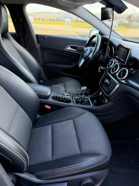 Mercedes Benz CLA 180 