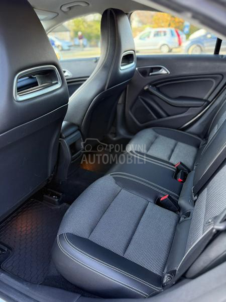 Mercedes Benz CLA 180 